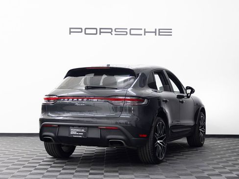 Certified 2026 Porsche Macan AWD/4WD image 8