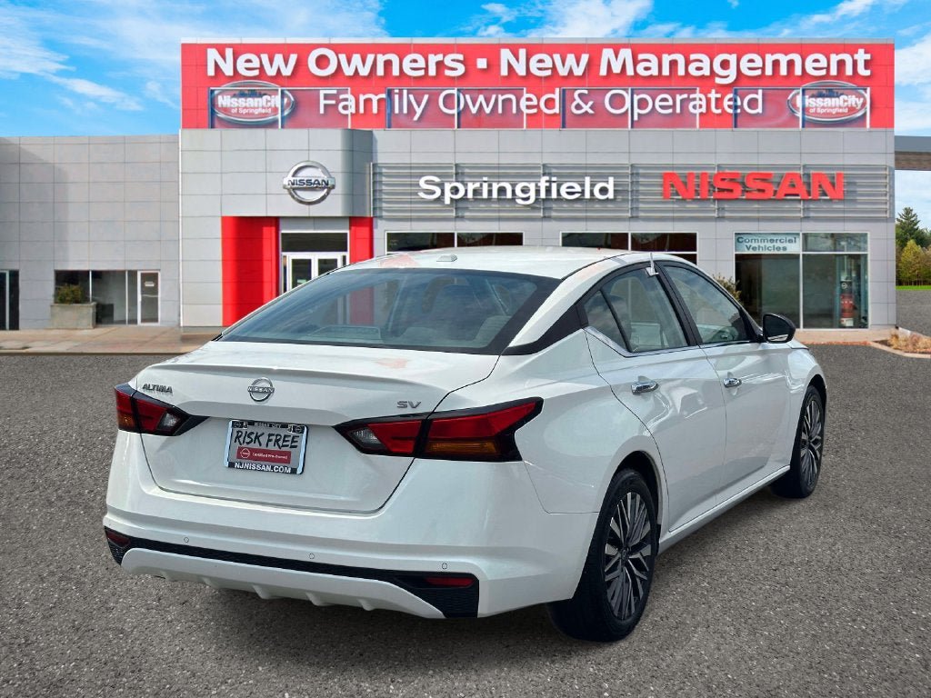 Certified 2024 Nissan Altima 2.5 SV FWD image 5