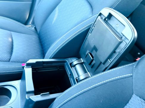 Used 2017 Subaru Forester 2.5i Premium w/ All-Weather Package image 38