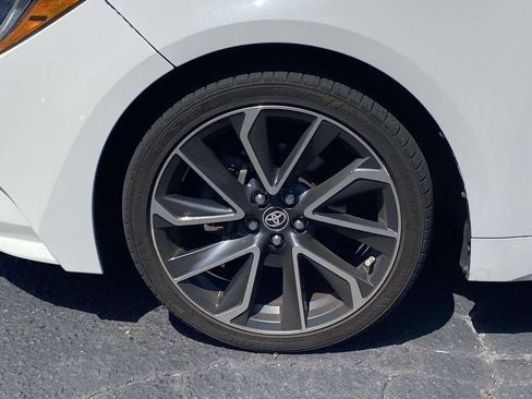 Used 2020 Toyota Corolla LE FWD image 9