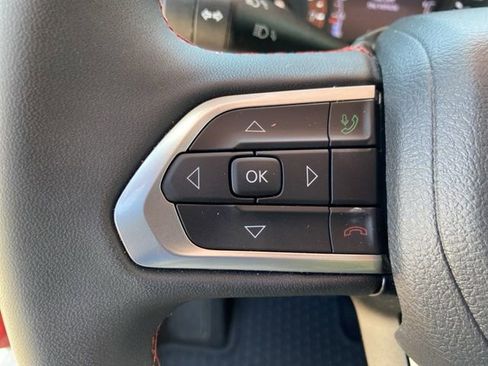 Used 2025 Jeep Compass Trailhawk AWD/4WD image 19