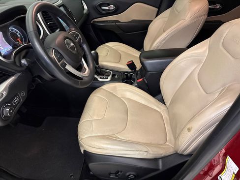 Used 2016 Jeep Cherokee Limited w/ Luxury Group FWD image 18