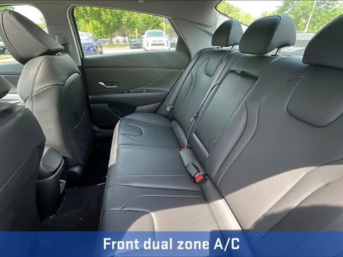 New 2025 Hyundai Elantra Limited FWD image 12