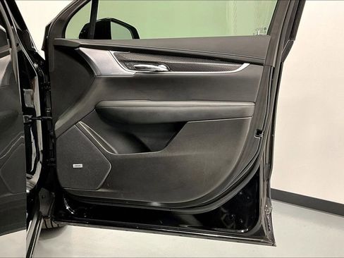 Used 2024 Cadillac XT6 Sport w/ Technology Package image 23