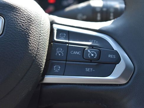 Used 2025 Jeep Compass Limited AWD/4WD image 17