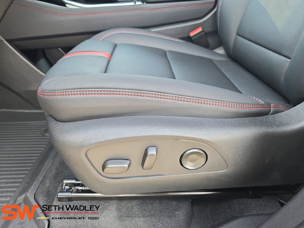 New 2026 Chevrolet Traverse RS w/ LPO, Floor Liner Package AWD/4WD image 30