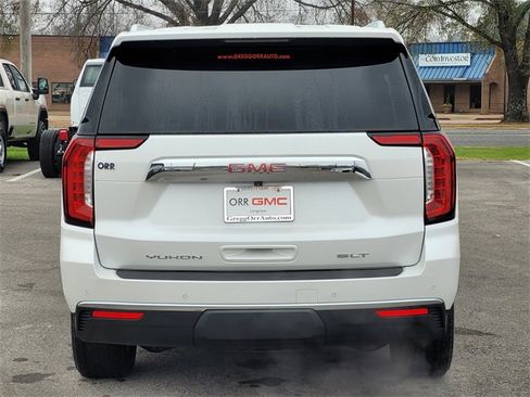 Used 2023 GMC Yukon XL SLT w/ SLT Premium Package image 5