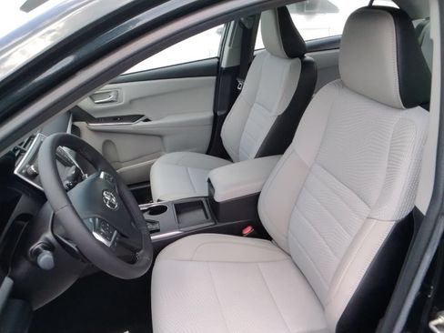 Used 2016 Toyota Camry SE w/ Protection Package (Q2) FWD image 9