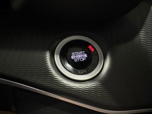 Used 2025 Jeep Grand Cherokee Altitude image 44