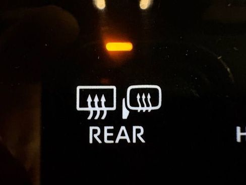 Used 2024 Toyota Venza Limited AWD/4WD image 18