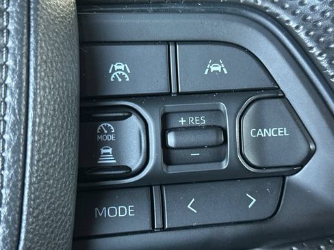 Used 2025 Toyota Tacoma SR AWD/4WD image 26