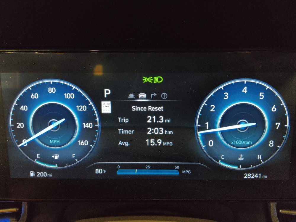 Used 2025 Hyundai Elantra SEL FWD image 23