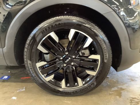 Certified 2023 Kia Telluride SX Prestige AWD/4WD image 30