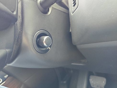 Used 2013 Land Rover Range Rover HSE image 47