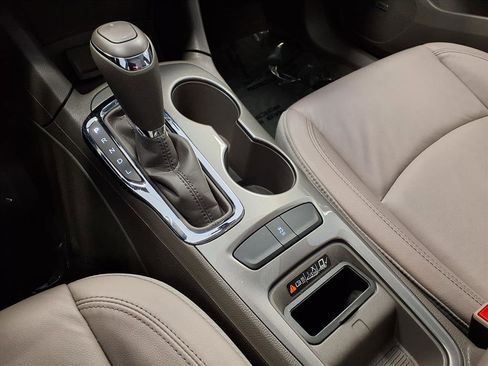 Used 2018 Chevrolet Cruze Premier image 23