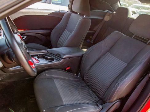 Used 2017 Dodge Challenger SXT w/ Sound Group image 8