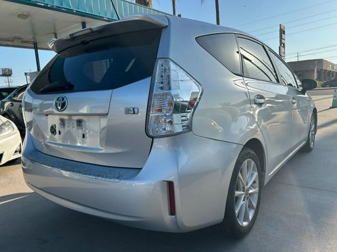 Used 2012 Toyota Prius V Five FWD image 5
