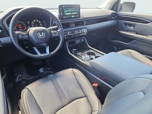Used 2023 Honda Pilot Touring image 11