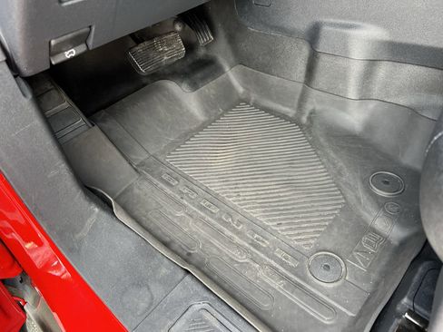 Used 2021 Ford Bronco Black Diamond image 17