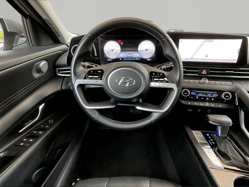 Used 2021 Hyundai Elantra Limited FWD image 8