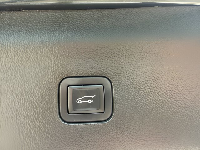 Used 2019 Buick Enclave Essence AWD/4WD image 10