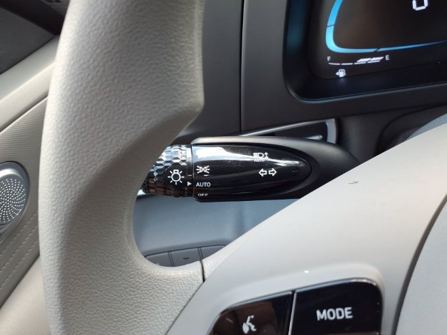 New 2026 Hyundai Elantra SE FWD image 29