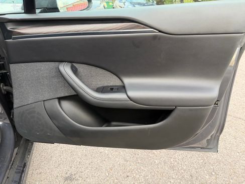 Used 2022 Tesla Model S image 27