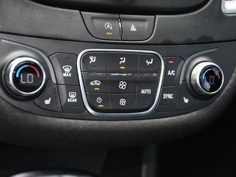 Used 2024 Chevrolet Malibu LT FWD image 12