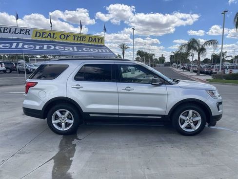 Used 2019 Ford Explorer XLT w/ Equipment Group 202A FWD image 8