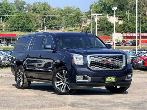 Used 2019 GMC Yukon XL Denali w/ Denali Ultimate Package AWD/4WD image 1