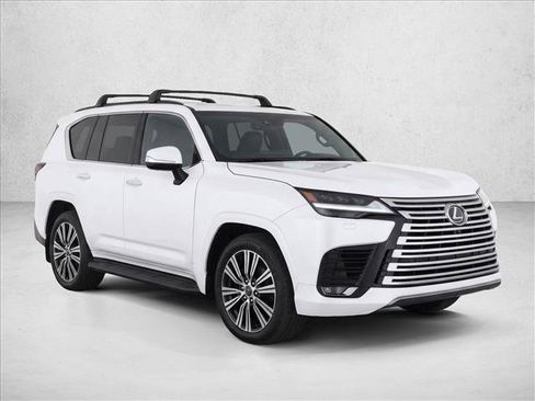 Used 2025 Lexus LX 700h Luxury AWD/4WD image 3