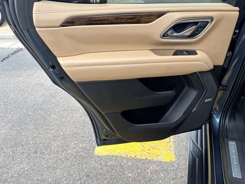 Used 2021 Chevrolet Tahoe Premier w/ Premium Package image 24