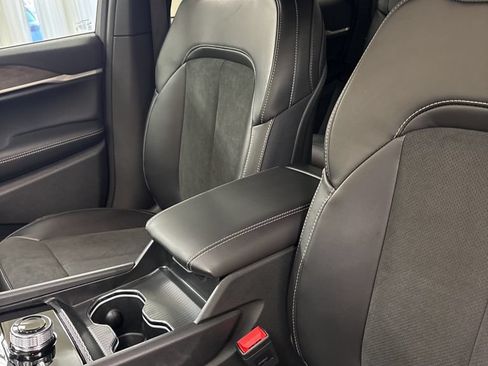 New 2026 Jeep Grand Cherokee Altitude AWD/4WD image 15