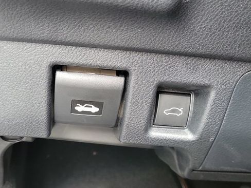 Used 2025 Lexus IS 350 F Sport RWD image 15