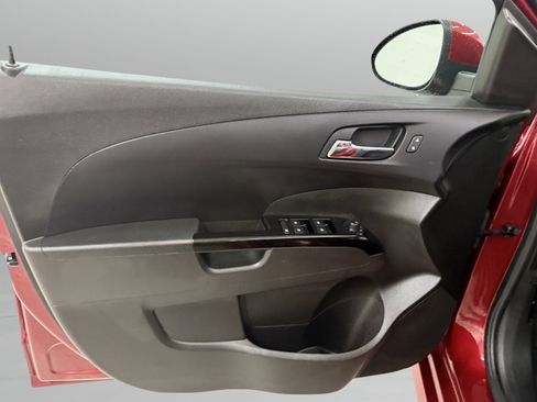 Used 2019 Chevrolet Sonic LT w/ Convenience Package image 24