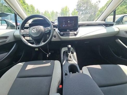 Used 2025 Toyota Corolla LE w/ Convenience Package FWD image 11