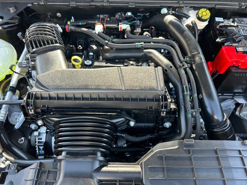 New 2025 Ford Maverick Lobo image 21