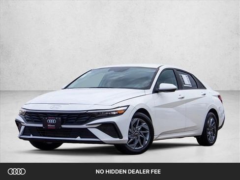 Used 2024 Hyundai Elantra SEL FWD image 1