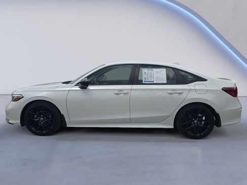 Used 2025 Honda Civic Sport image 2