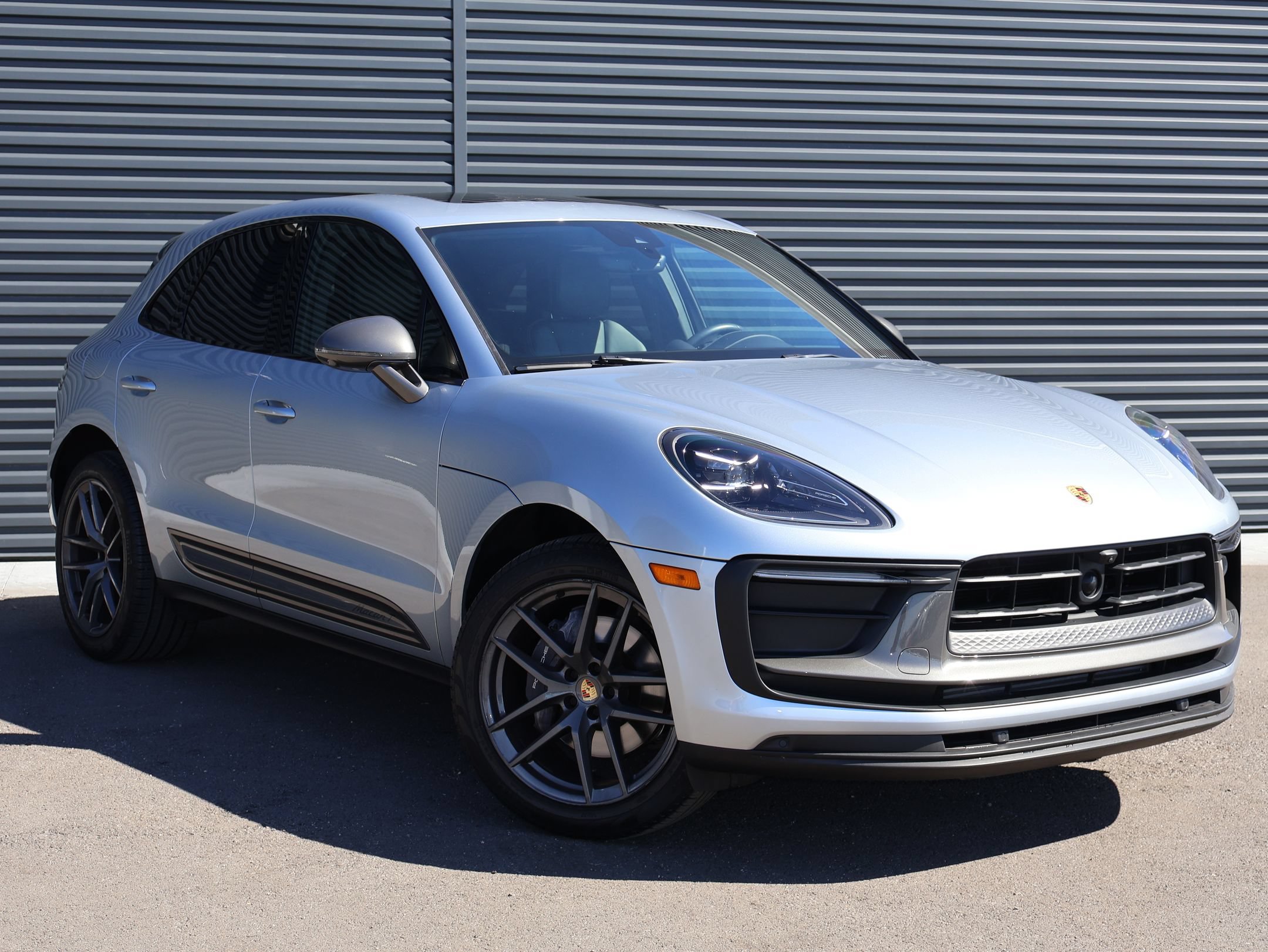 Used 2024 Porsche Macan Turbo AWD/4WD image 7