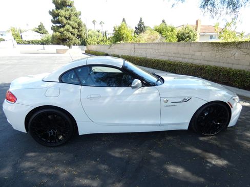 Used 2015 BMW Z4 sDrive35is image 64