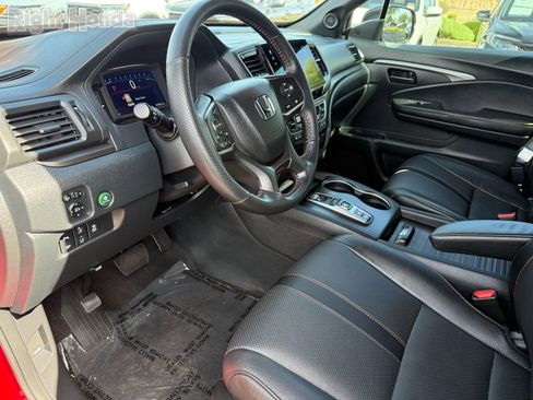 Used 2023 Honda Passport TrailSport image 12