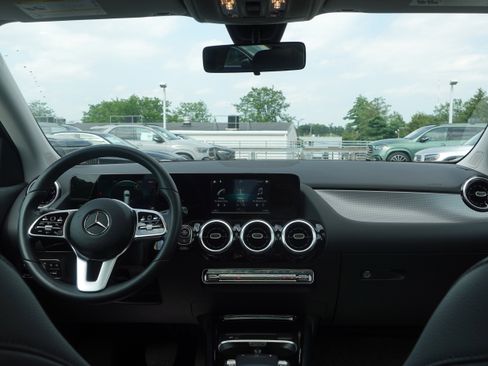 Used 2021 Mercedes-Benz GLA 250 4MATIC image 12