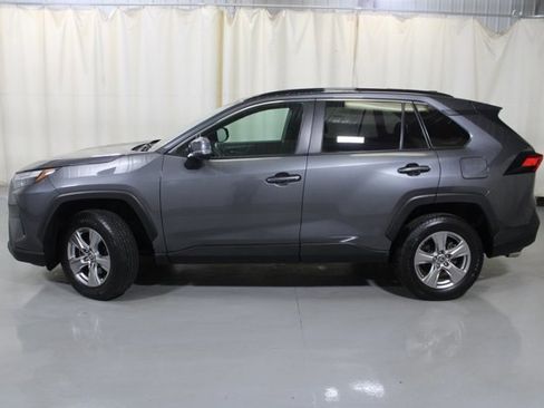Used 2022 Toyota RAV4 XLE AWD/4WD image 2