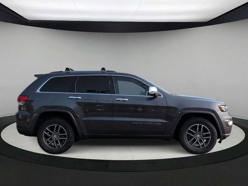 Used 2017 Jeep Grand Cherokee Limited w/ Luxury Group II AWD/4WD image 9
