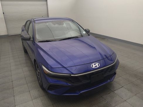 Used 2025 Hyundai Elantra Sport FWD image 14