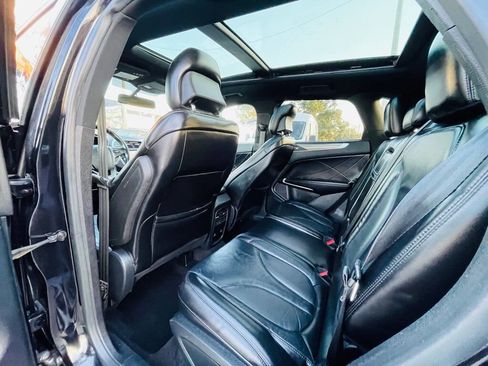 Used 2019 Lincoln MKC Select w/ Select Plus Package image 18