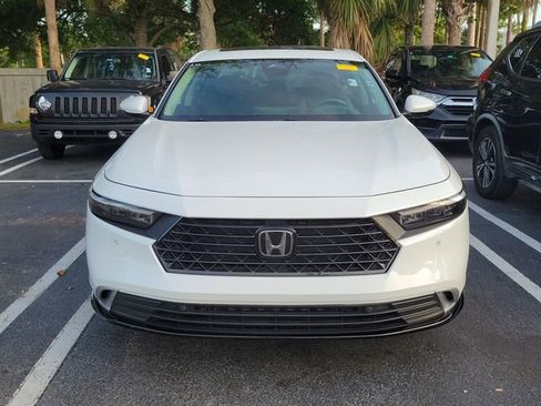 Used 2023 Honda Accord Touring image 2