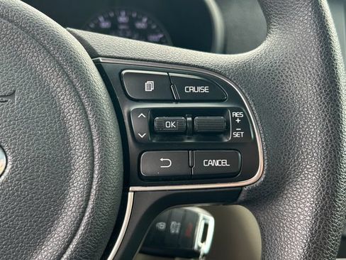 Used 2018 Kia Optima LX FWD image 14