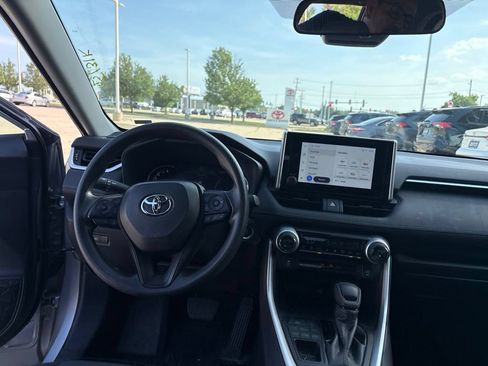 Used 2025 Toyota RAV4 XLE AWD/4WD image 23